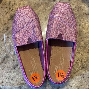 Girls new without tags glitter Toms - size 1.5